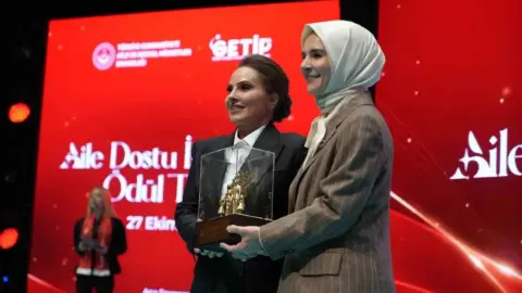 Bakan Göktaş: “Aileyi güçlendirmek için tüm alanlar aile dostu olmalı”