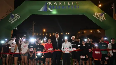 Kartepe’de Cumhuriyet gece koşusu