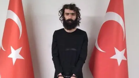 DEAŞ’lı terörist yakalanarak Türkiye’ye getirildi