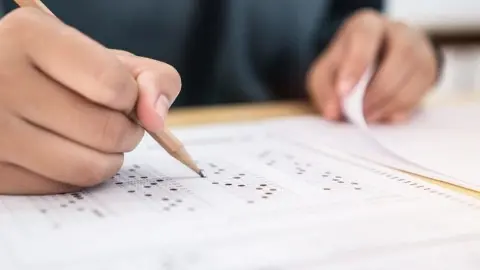 3 milyon genç kamuda memur olabilmek için sınavda