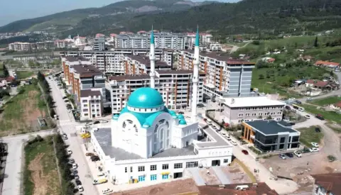 Kocaeli’de risk oluşturan minareler çelik sistemlerle yenileniyor