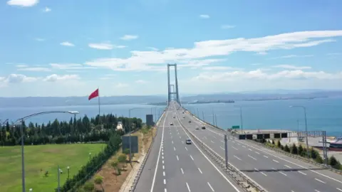 Osmangazi Köprüsü’nde Cumhuriyet Koşusu nedeniyle trafik düzenlemesi