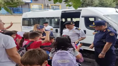 Kocaeli Jandarma’dan Okullara Sıkı Denetim: 25 Aranan Yakalandı!