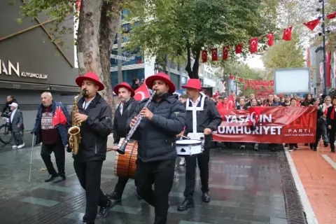 Yeni Parti Kocaeli Cumhuriyet için yürüdü