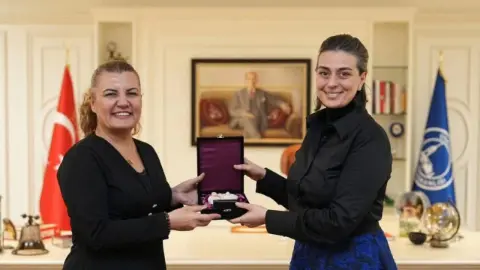 Üsküdar Belediye Başkanı Sinem Dedetaş Ev Hapsi Şartıyla Tahliye Edildi