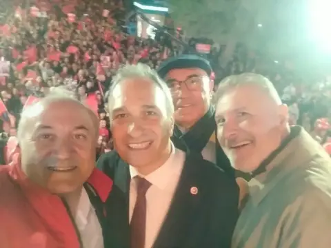 Erdem Arcan, İstanbul’daki Cumhuriyet yürüyüşüne katıldı