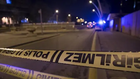 Ankara Mamak'ta bir kişi hamile kızını ve kızının erkek arkadaşını silahla öldürdü