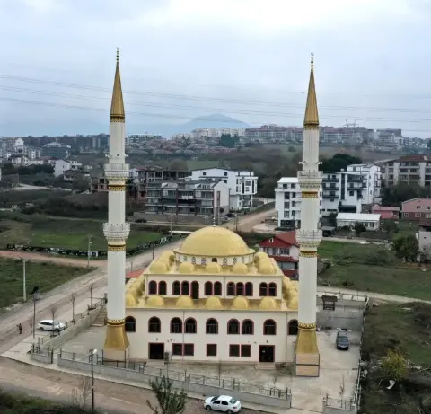 Kocaeli’de risk oluşturan minareler çelik sistemlerle yenileniyor