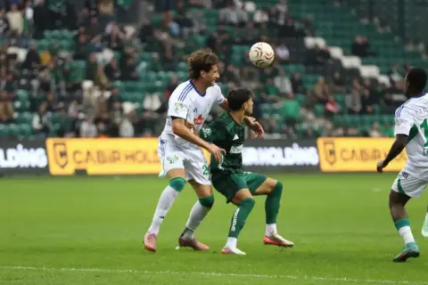 Kocaelispor-Rizespor Mücadelesinde İlk Yarıda Gol Sesi Çıkmadı