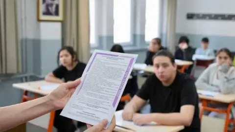 Milyonlarca Öğrenci İçin Kritik Tarih Belli Oldu 2027 LGS Sınav Tarihi Açıklandı
