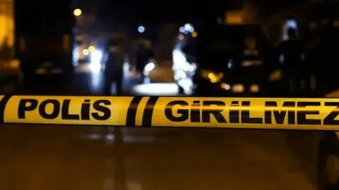 Baba oğlunu bıçakladı