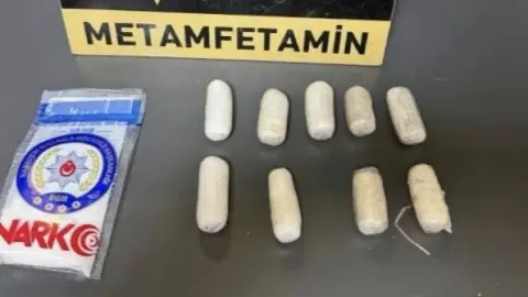 Uyuşturucuyu yutarak taşımaya çalışan kadın kurye Sakarya'da yakalandı