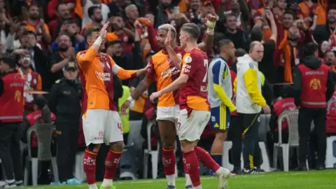 Derbide ilk yarı Galatasaray’ın!