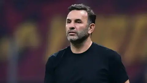 Okan Buruk’tan Fenerbahçe derbisi yorumu: “Bu senenin en rahat maçını oynamış olabiliriz”