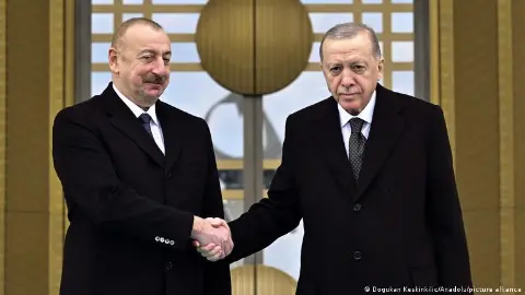 Azerbaycan: Cumhurbaşkanı danışmanı Oktay Saral uzaklaştırıldı