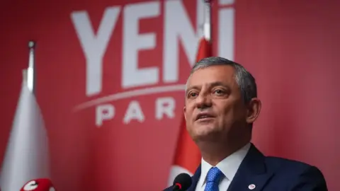 İstanbul'da 4 belediye YENİ Parti'ye geçti
