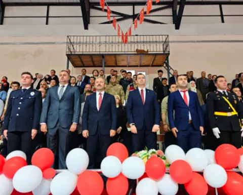 Darende'de 29 Ekim Cumhuriyet Bayramı Görkemli Bir Şölenle Kutlandı