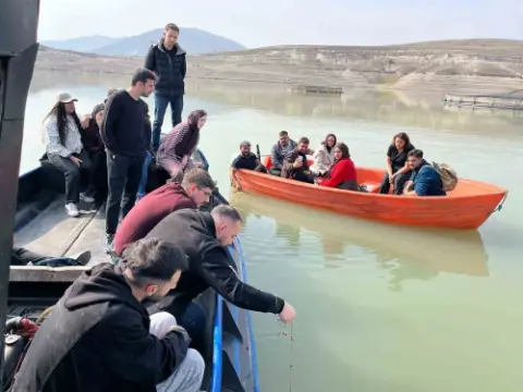 Su Ürünleri Fakültesi Öğrencileri Demirören Barajı'nda Saha Çalışması Yürüttü