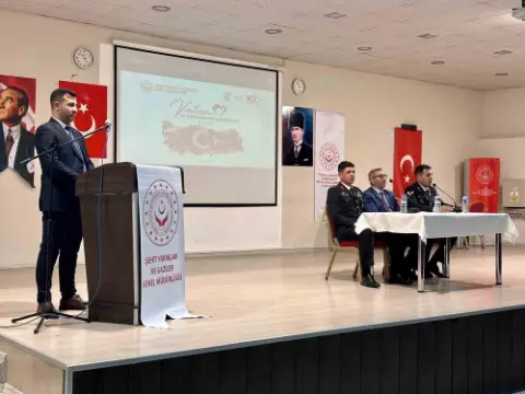 Elazığ'da Şehit Babası ve Gaziler Öğrencilerle Buluşarak Tecrübelerini Paylaştı