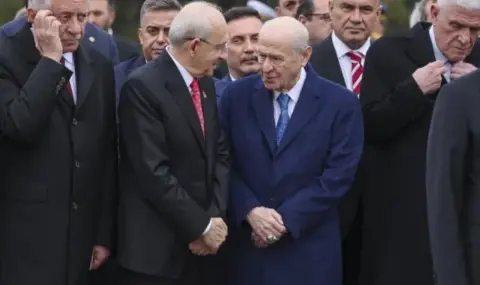 Anıtkabir’de Bahçeli ve Kılıçdaroğlu’nun Sohbeti Kameralara Yansıdı