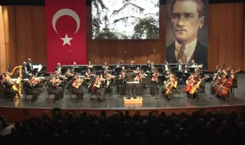 Bursa'da yağmur altında Cumhuriyet coşkusu!