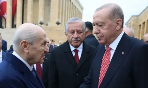 Cumhurbaşkanı Erdoğan’ın ‘KAAN’ desenli kravatı dikkat çekti