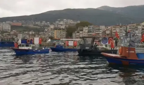 Gemlikli Balıkçılar Cumhuriyet Coşkusunu Denize Taşıdı