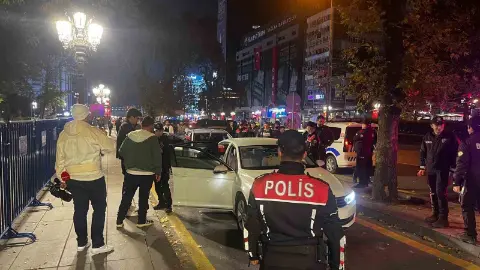 Ankara’da TDT 13. Devlet ve Hükümet Başkanları Zirvesi kapsamında asayiş ve trafik denetimi yapıldı