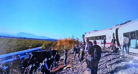 İspanya'da iki yüksek hızlı tren çarpıştı: 46 ölü