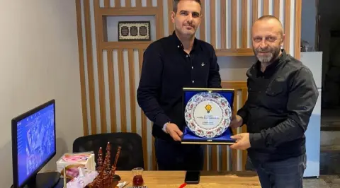 AK Parti Aliağa Teşkilatından Emre Yüksel’e Hayırlı Olsun Ziyareti
