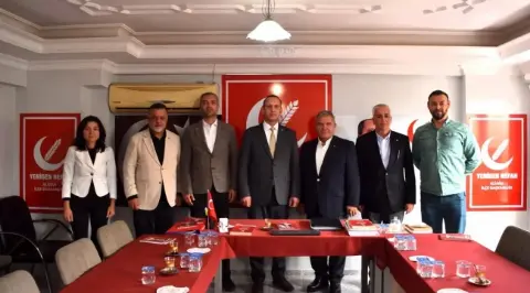 Aliağa Ticaret Odası Heyetinin Parti Ziyaretleri Sürüyor