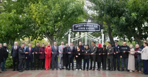 Çorlu'da Cumhuriyet Parkı'nın Giriş Kapısı Şehit Birhan Er'in Adını Aldı