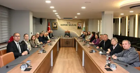 Balkan Ressamları Edirne'de Buluştu, Vali Sezer'i Ziyaret Etti
