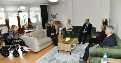 Vali Soytürk'ten Gazi Hüseyin Sevim'e Bayram Ziyareti