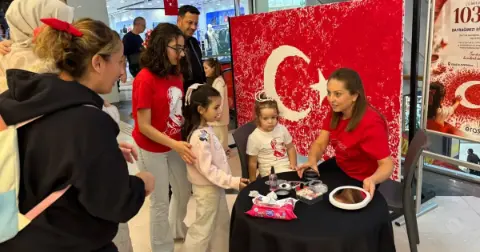 Edirne’deki AVM’de Bayram Coşkusu