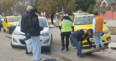 İki Araç Çarpıştı, Maddi Hasar Oluştu