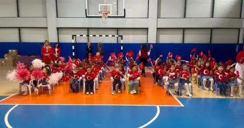 Süloğlu'nda Minik Öğrencilerden Cumhuriyet Bayramı Gösterisi