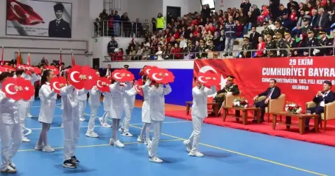 Gelibolu'da Cumhuriyet'in 103. Yıl Dönümü Kutlandı