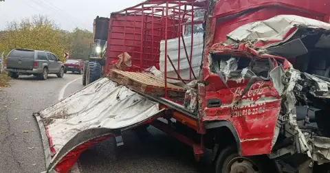 Kırklareli'nde Şarampole Devrilen Kamyondaki 1 Kişi Öldü, 1 Kişi Yaralandı