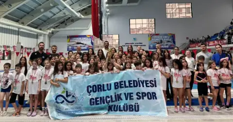 Çorlu Belediyesi Spor Kulübü Yüzme Takımı Cumhuriyet Bayramı Turnuvası'nda Şampiyon Oldu