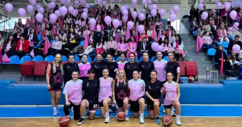 Edirne’de Meme Kanserine Dikkat Çeken ‘Pembe Dostluk Maçı’