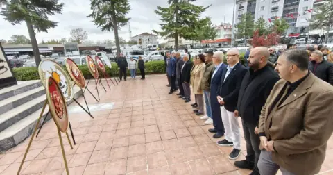 Havsa’da Siyasi Partilerden Atatürk Anıtı’na Çelenk