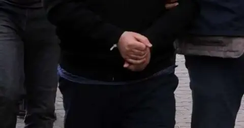 Kırklareli'nde Evinde 3,5 Kilo Esrar Bulunan Şüpheli Tutuklandı