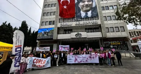 Çorlu’da Meme Kanserine Karşı Farkındalık Yürüyüşü