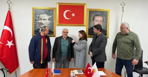 Aksal, Yeni Üyelerin Rozetlerini Taktı