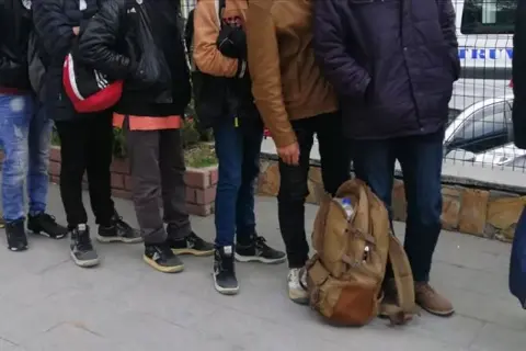 Kırklareli'nde Kamyonette 7 Düzensiz Göçmen Yakalandı