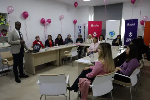 CHP Edirne’den Atatürk Anıtı’na Cumhuriyet Çelengi