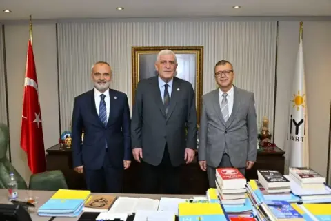 Edirne’de Cumhuriyet Bayramı’na Vals ve Zeybek Gösterisi