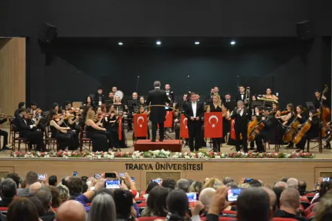 Kırklareli'nde Şarampole Devrilen Kamyondaki 1 Kişi Öldü, 1 Kişi Yaralandı
