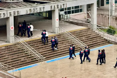 Yasa Dışı Bahiste Milyarlık Vurgun: 5 İlde Operasyon